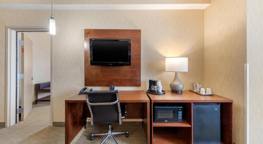 Comfort Suites Near City of Industry - Los Angeles