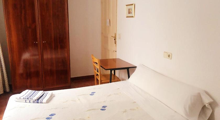 Hostal Castilla photo