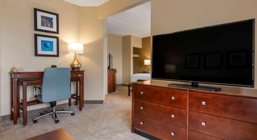 Comfort Suites Near Universal Orlando Resort