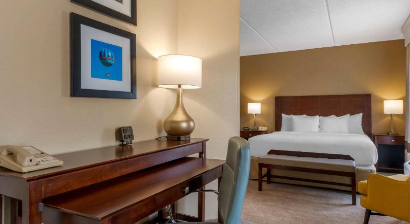 Comfort Suites Near Universal Orlando Resort