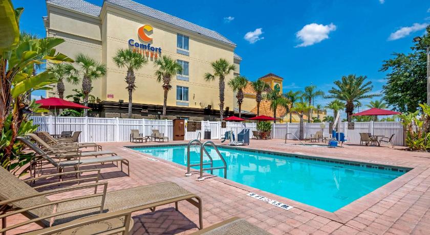 Comfort Suites Near Universal Orlando Resort