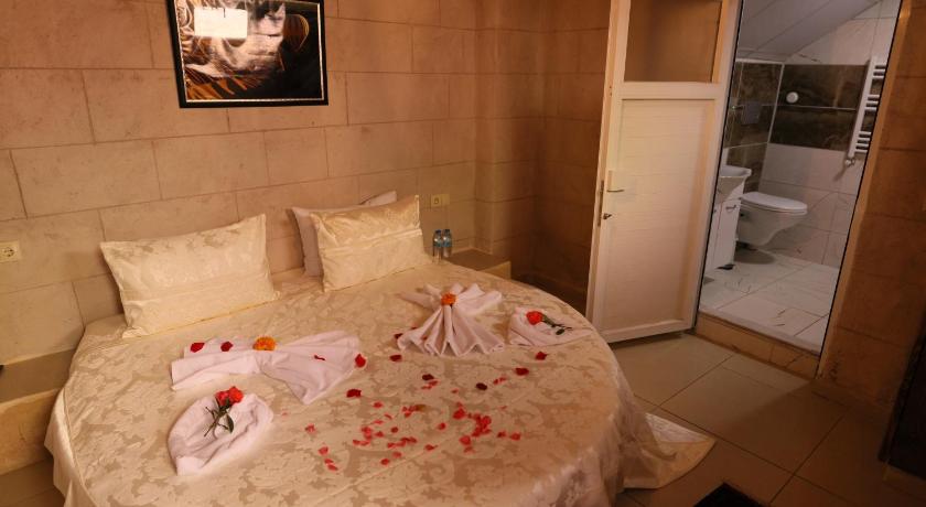Epoch Stone House photo