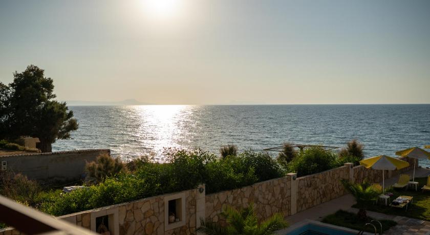 Ekavi Hotel
