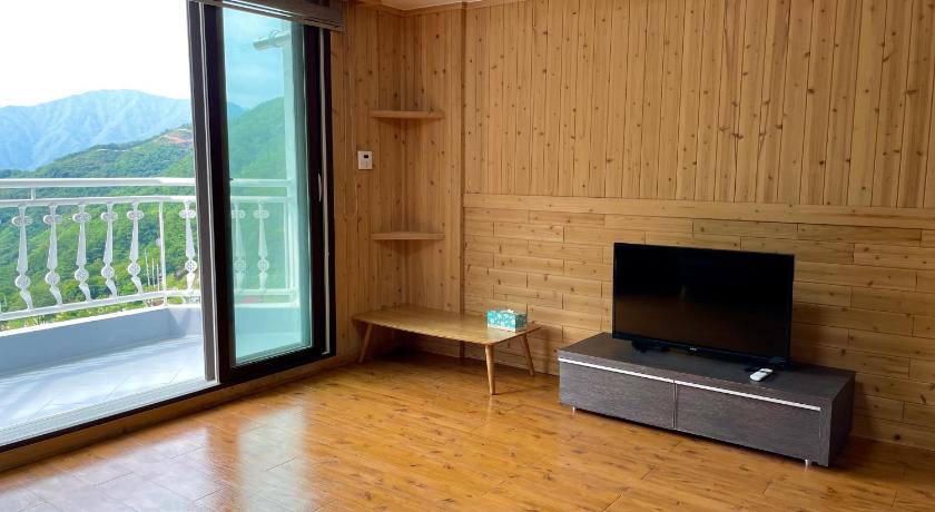 Image of Family Room Non-Smoking 0