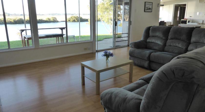 Riverfront Holiday House — Hotel in Wellington (SA)