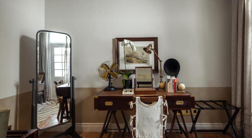 Image of Deluxe King Suite 7