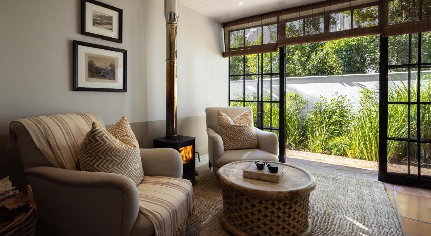 Image of Deluxe King Suite 3
