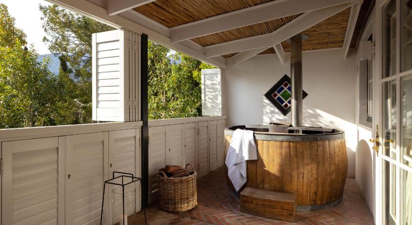 Image of Studio with Balcony 10