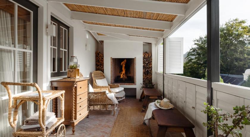 Image of Studio with Balcony 1