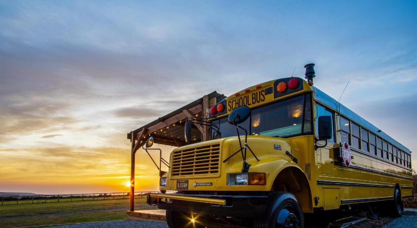 American School Bus - 1 Bedroom - Blossom Farm - Tiers Cross