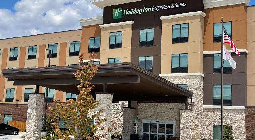 Holiday Inn Express and Suites Ft. Smith Airport