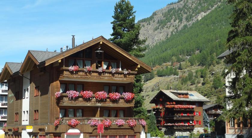 Appartementhaus Crystal — Hotel in Tasch