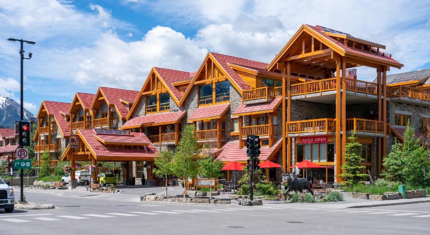 Moose Hotel and Suites