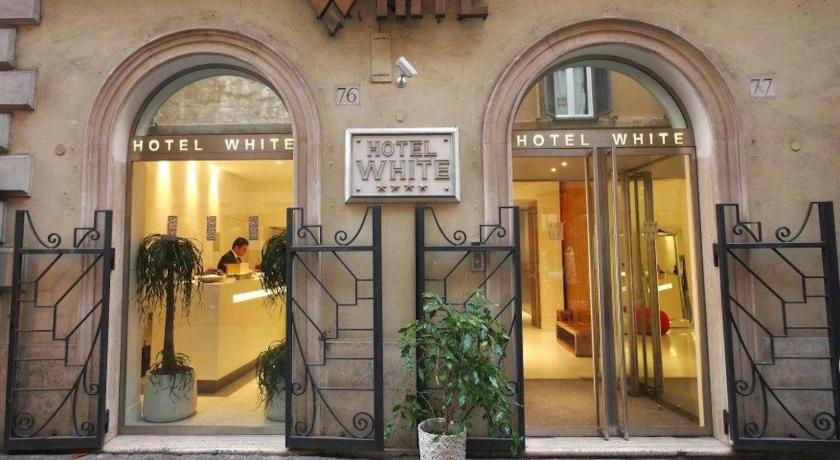 Hotel White