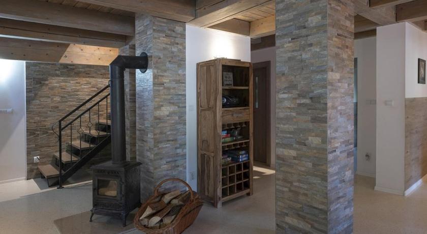 Chalet Emily - main image