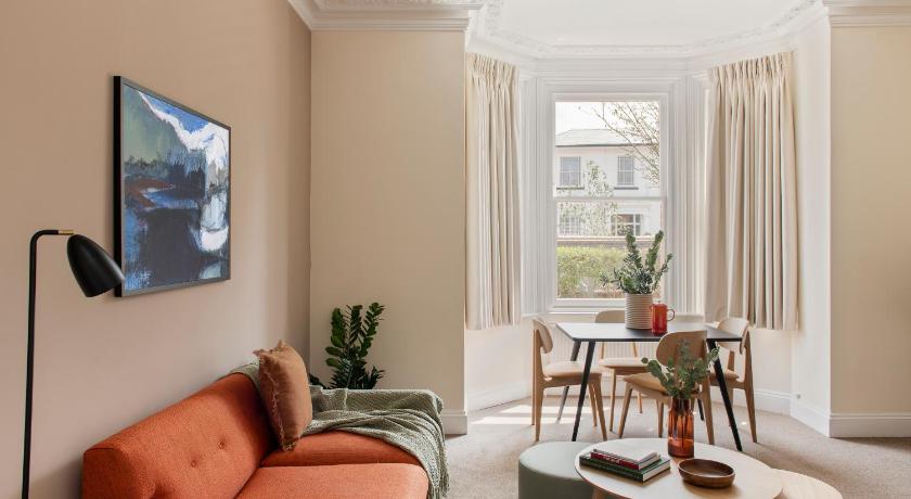 SACO Reading – Castle Crescent photo