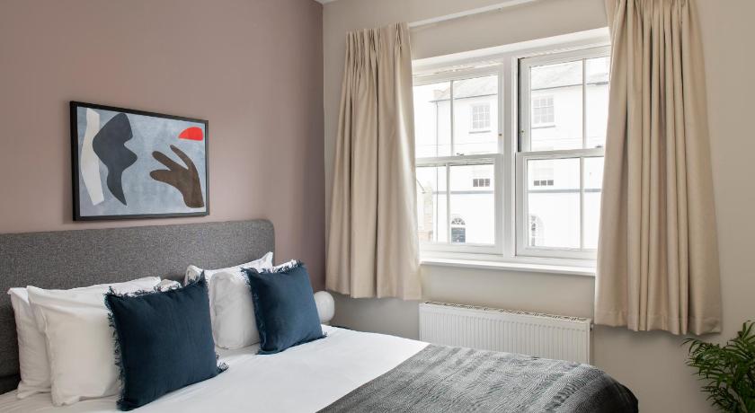 SACO Reading – Castle Crescent photo