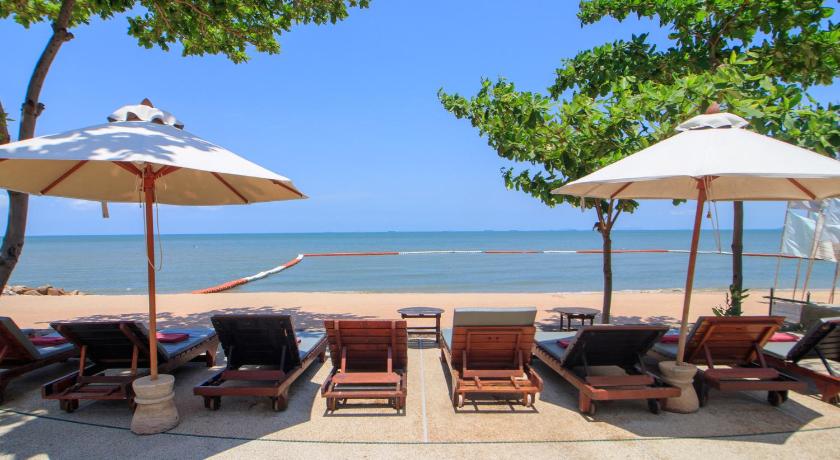 เที่ยวพัทยา ที่พักติดทะเล หาดส่วนตัว ราคาถูก ห้องละ 9xx บาท มีสระว่ายน้ำ  Garden Sea View Resort