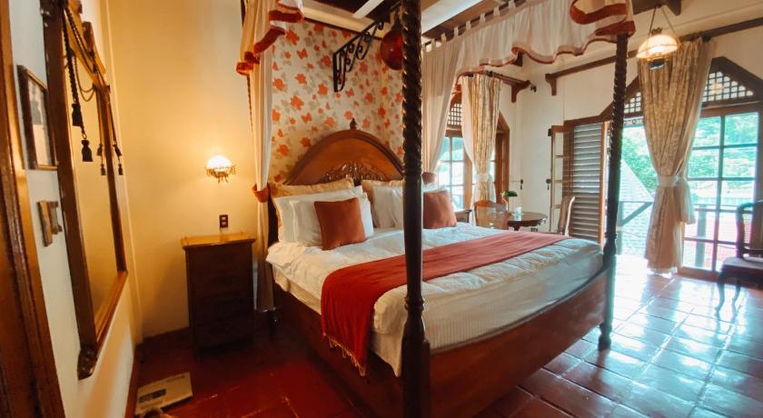 Image of Suite King Bed 4