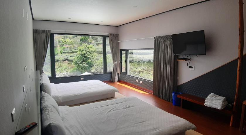 Image of Quadruple Room with Mountain View 0