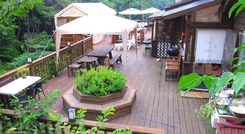 Mayfair Deneb Pension photo