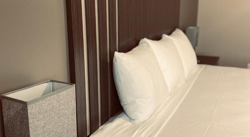 Image of 1 King Bed, Nonsmoking 9