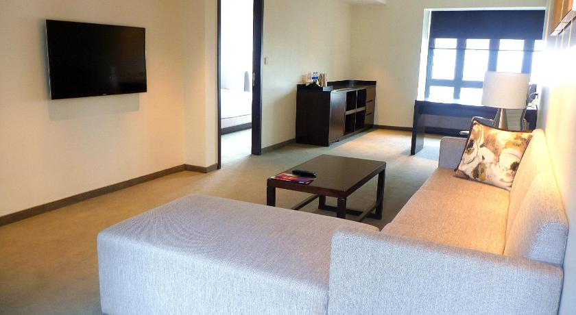 Imagen de King Suite (No Sofa Bed) 8