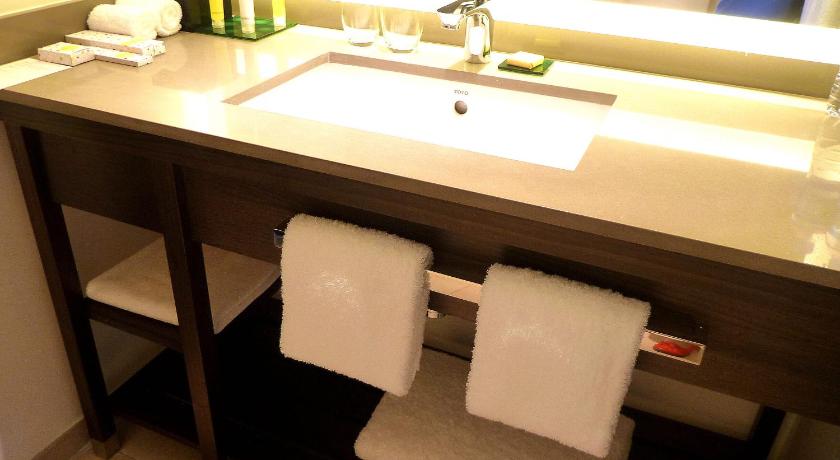 Imagen de Specialty King (With Sofa Bed) 7