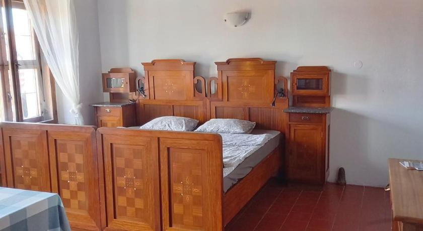 Renaissance Vintage Apartment A3