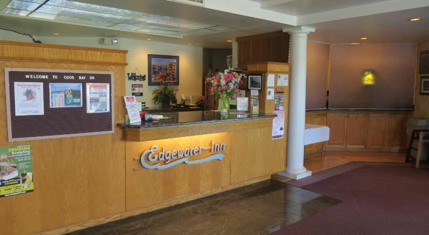 Edgewater Inn and Suites photo