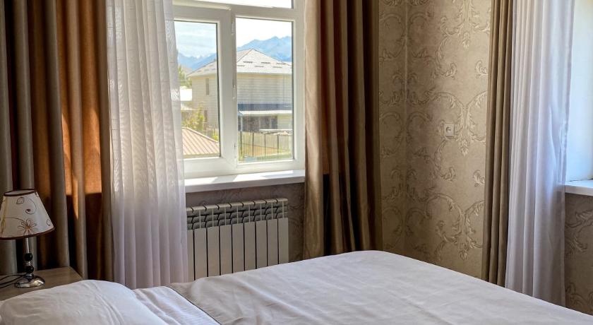 Compass Guest House Karakol — Hotel in Karakol