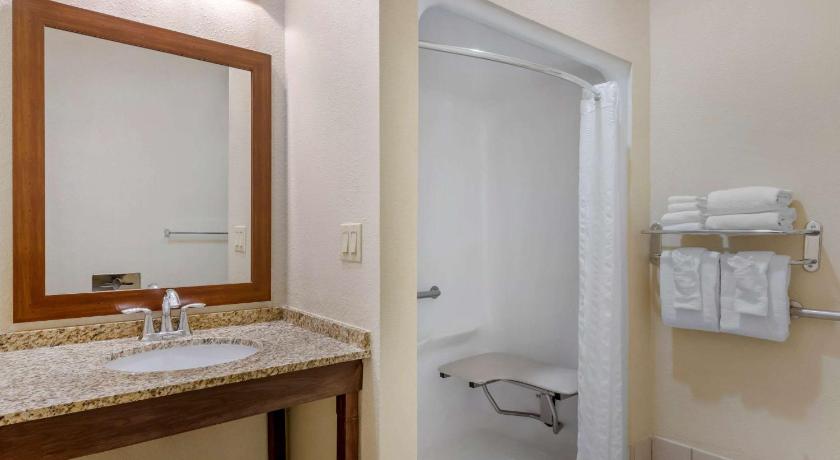 Comfort Suites Near Universal Orlando Resort