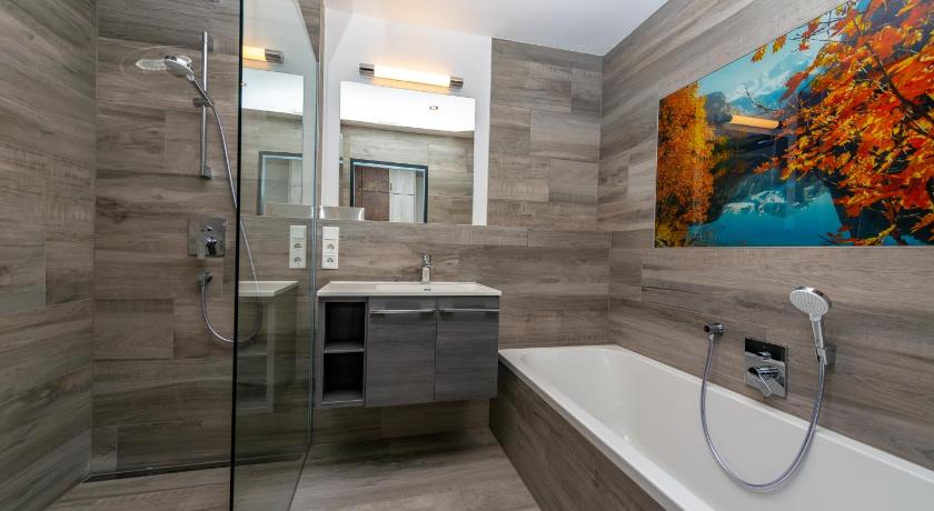 Boutiquehotel Strand Hallstatt - Adults only photo