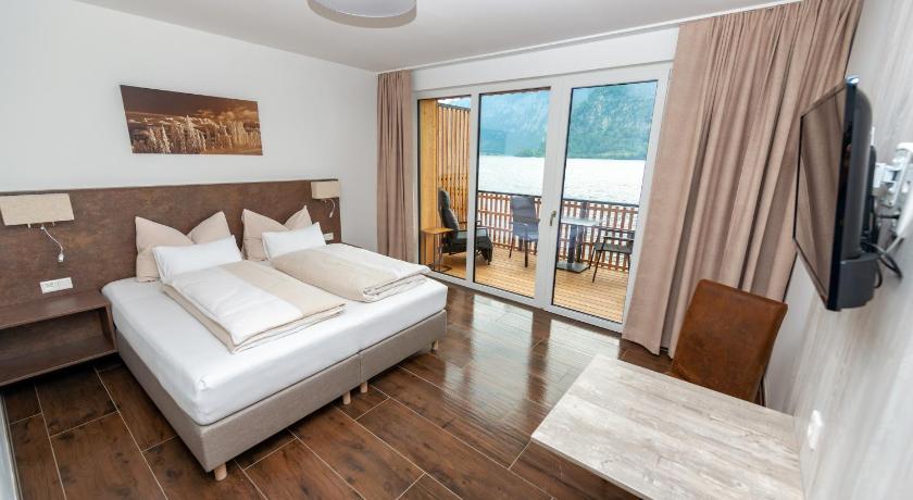 Boutiquehotel Strand Hallstatt - Adults only photo