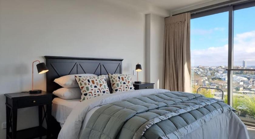 Luxury Three Bed with 2 Carparks photo
