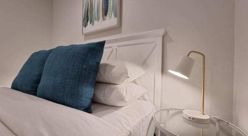 Luxury Three Bed with 2 Carparks photo