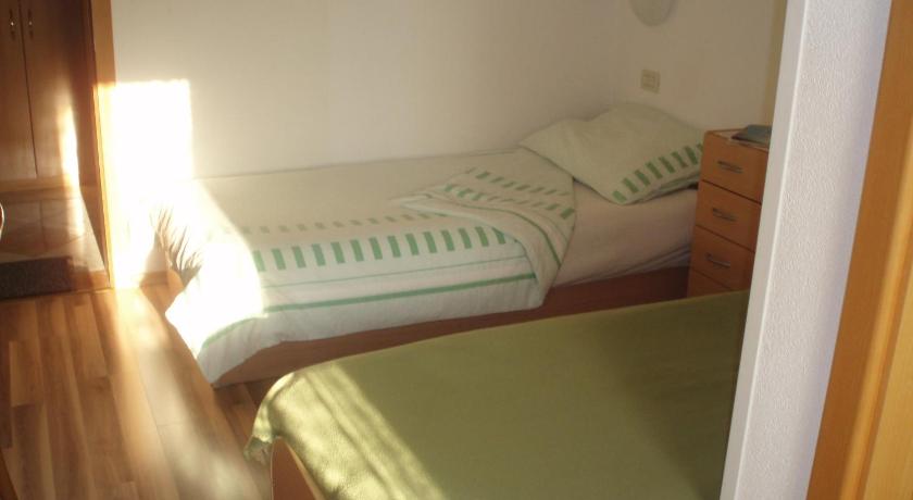 Guest House Lidija photo