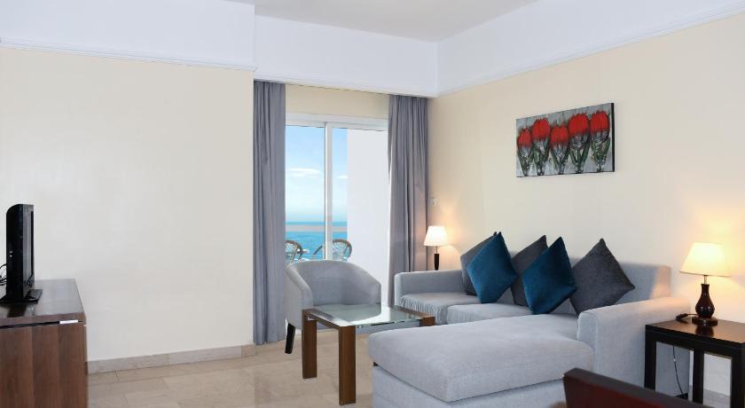 Image of One Bedroom Suite Sea View, Non-Smoking 7