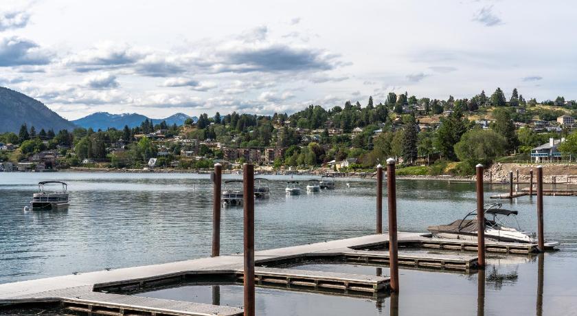 Yacinde at Wapato Point photo