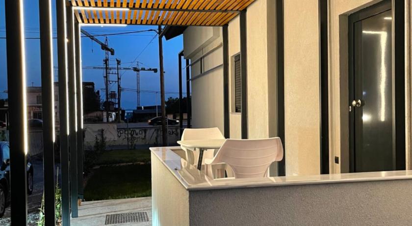 Agora LX Studios & Suites photo