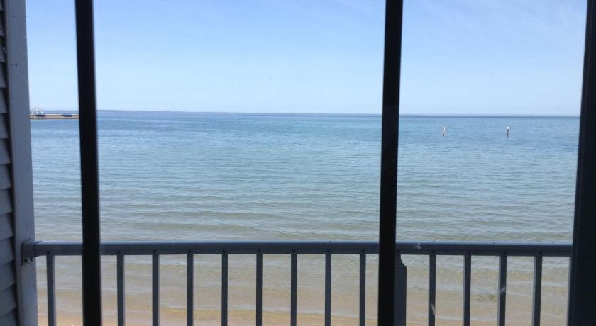 Hamilton Inn Select Beachfront