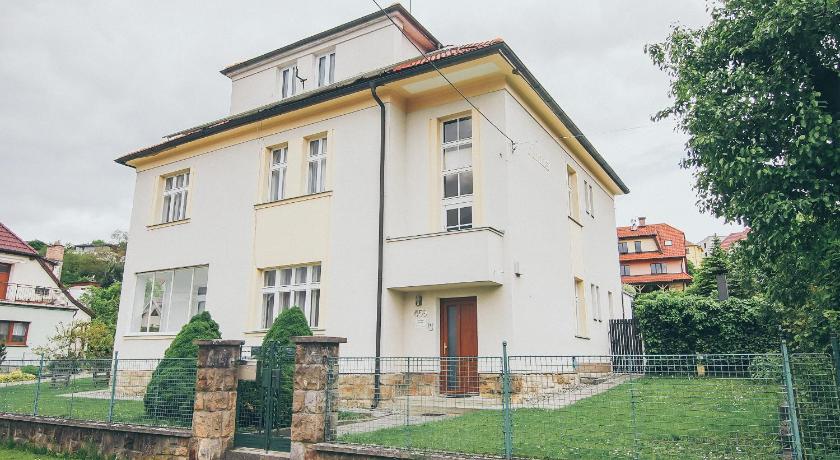 Vila Sumna — Hotel in Luhacovice