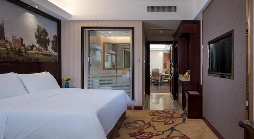 Vienna Hotel Guangdong Dongguan Dalingshan Sports Park – Dongguan, IA