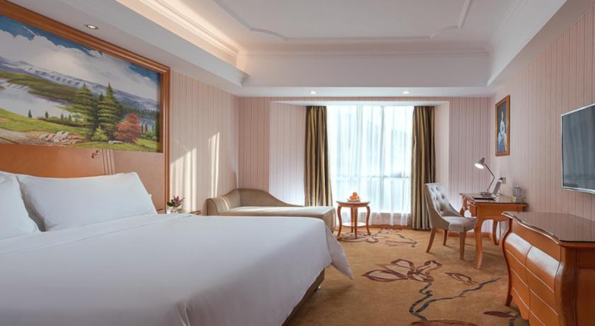 Vienna Hotel Shaoguan Renhua Danxiashan Scenic Spot – Renhua, IA
