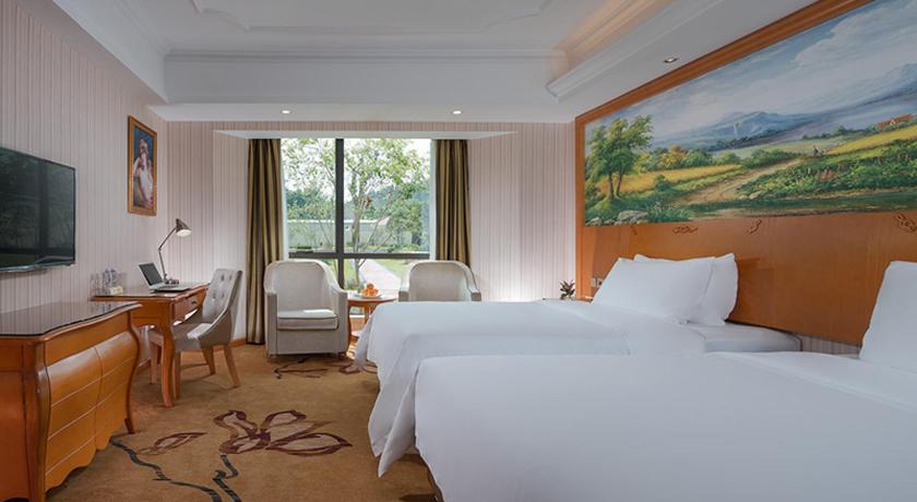 Vienna Hotel Shaoguan Renhua Danxiashan Scenic Spot – Renhua, IA