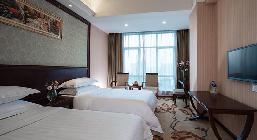 Photos of Vienna Classic Hotel Guangzhou Shaheding Metro Station · Stays