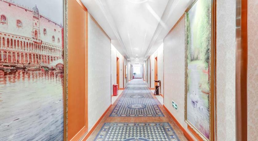 Vienna International Hotel Wuhan Huanghelou Pengliuyang Metro Station – Wuhan, OH