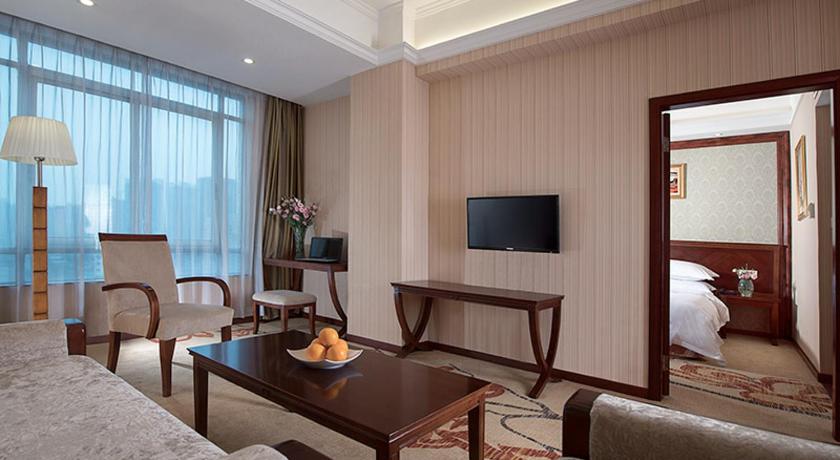 Photos of Vienna Classic Hotel Guangzhou Shaheding Metro Station · Stays