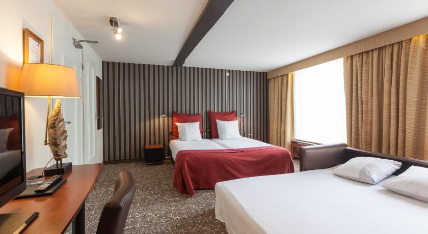Image of 2 Single Beds,Family Room,Sofabed 1