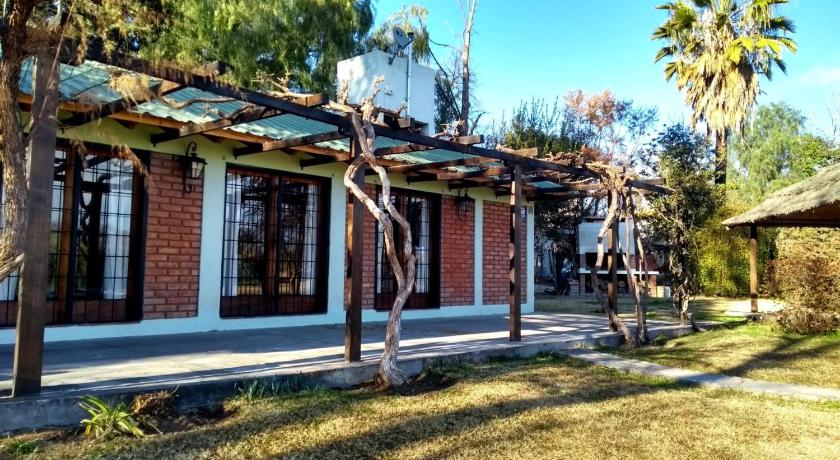 Casa Quinta Rodeada de Bodegas Piscina BBQ Mendoza